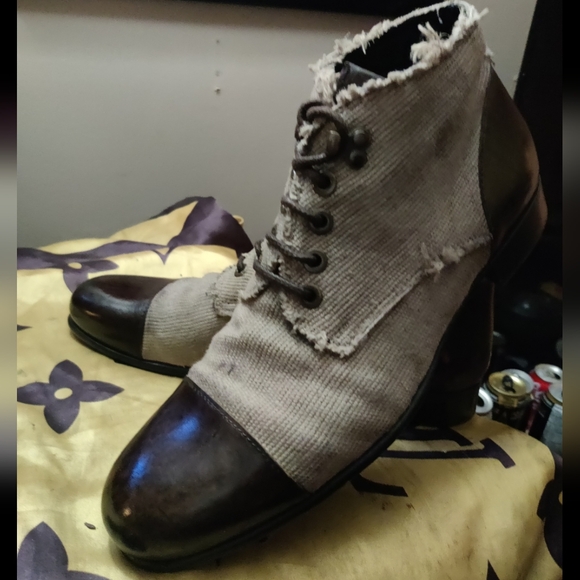 Dolce & Gabbana boots - Picture 8 of 10